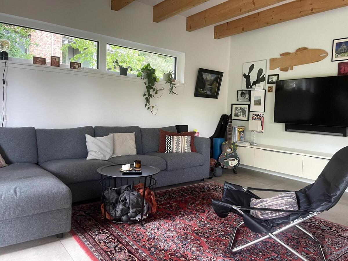 Modernes Holzhaus Im Skandinavischen Stil Mit Sauna, Garten Und 2 Katzen Norderstedt Exterior photo
